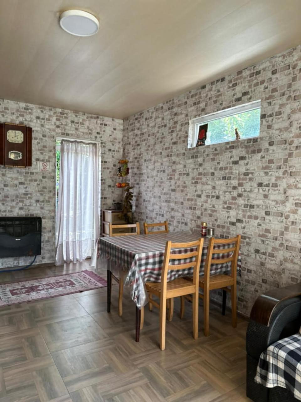Guest House Barbi 바투미 외부 사진